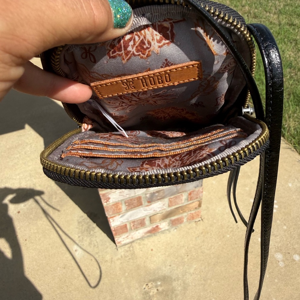 EUC HOBO Glossy Black Leather Butter Soft Crossbody Bag - Picture 8 of 9